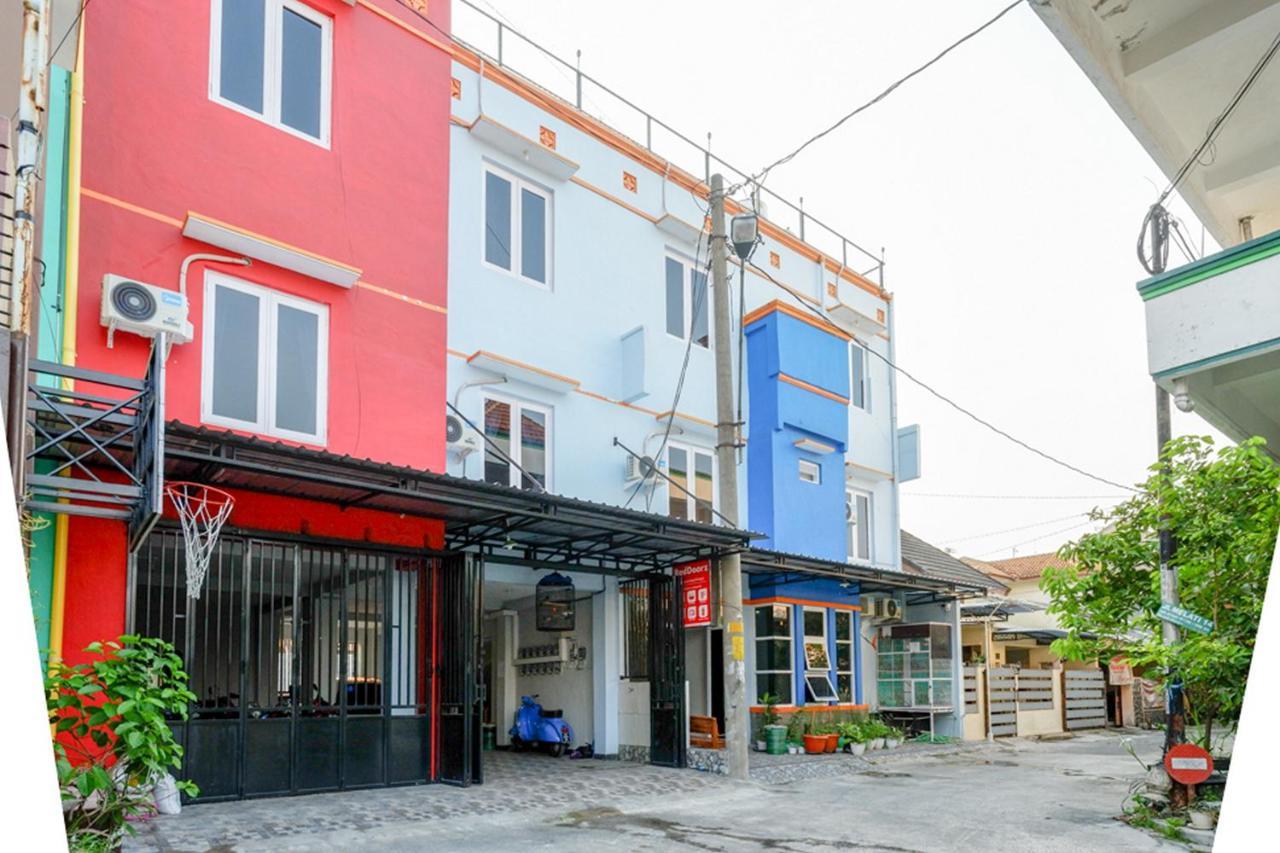 Hotel Reddoorz Near Jalan Adi Sucipto Solo Extérieur photo