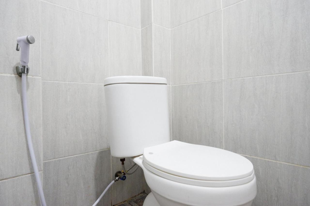 Hotel Reddoorz Near Jalan Adi Sucipto Solo Extérieur photo